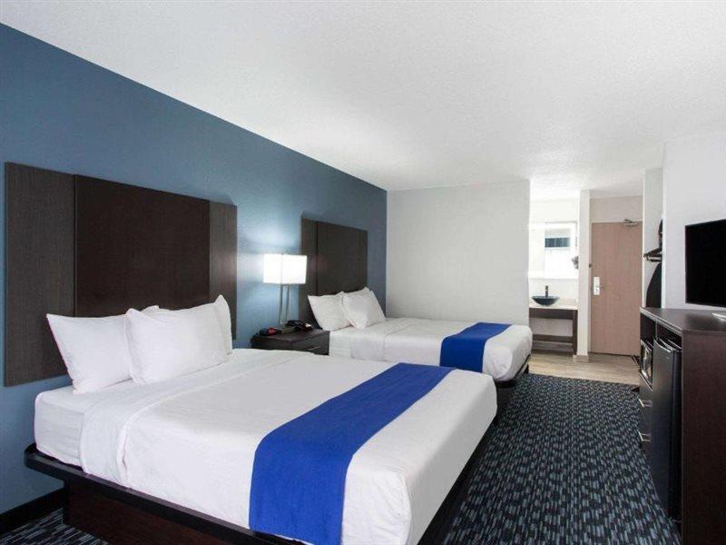 Baymont By Wyndham Charlotte University Εξωτερικό φωτογραφία