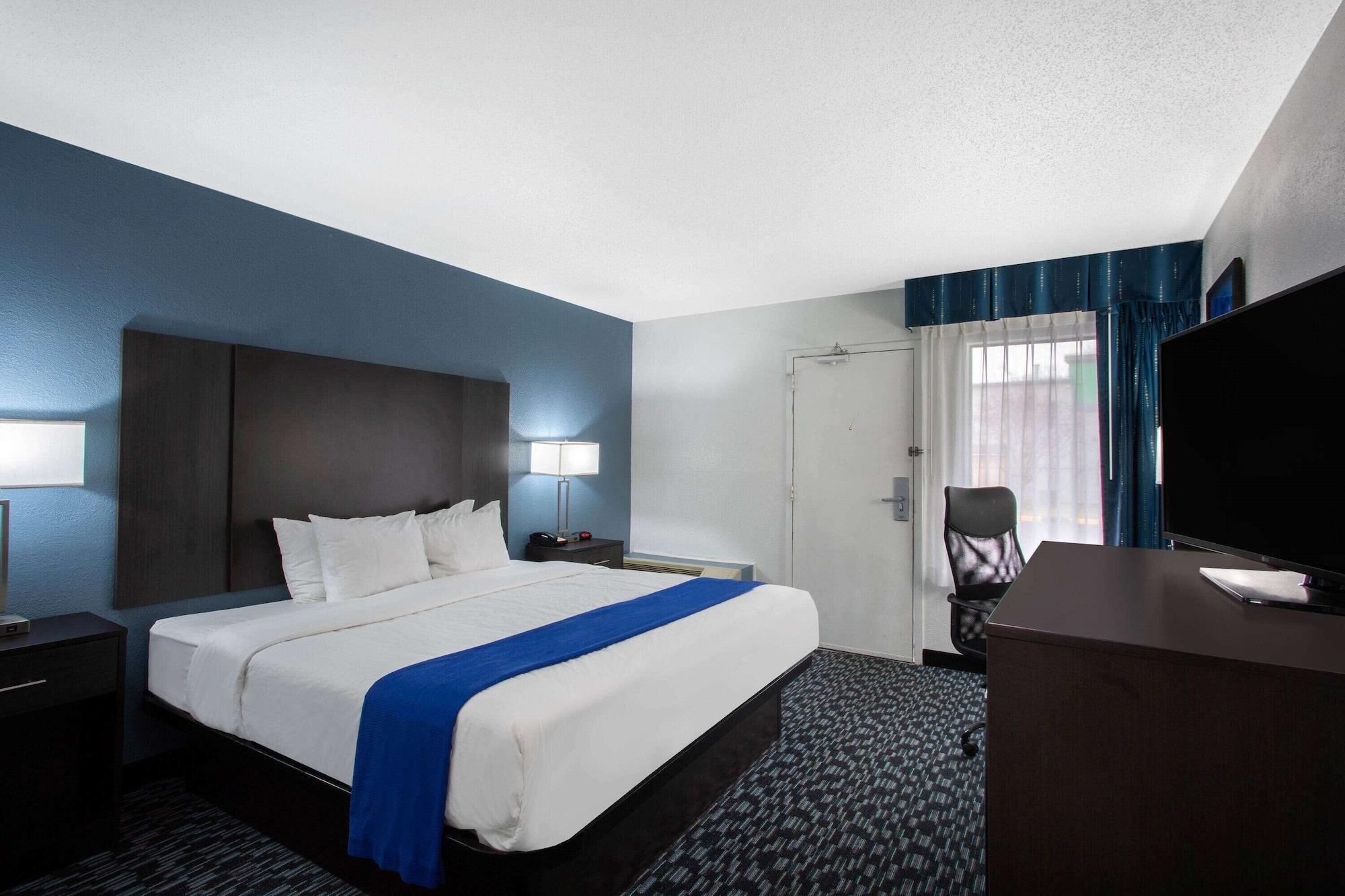 Baymont By Wyndham Charlotte University Εξωτερικό φωτογραφία