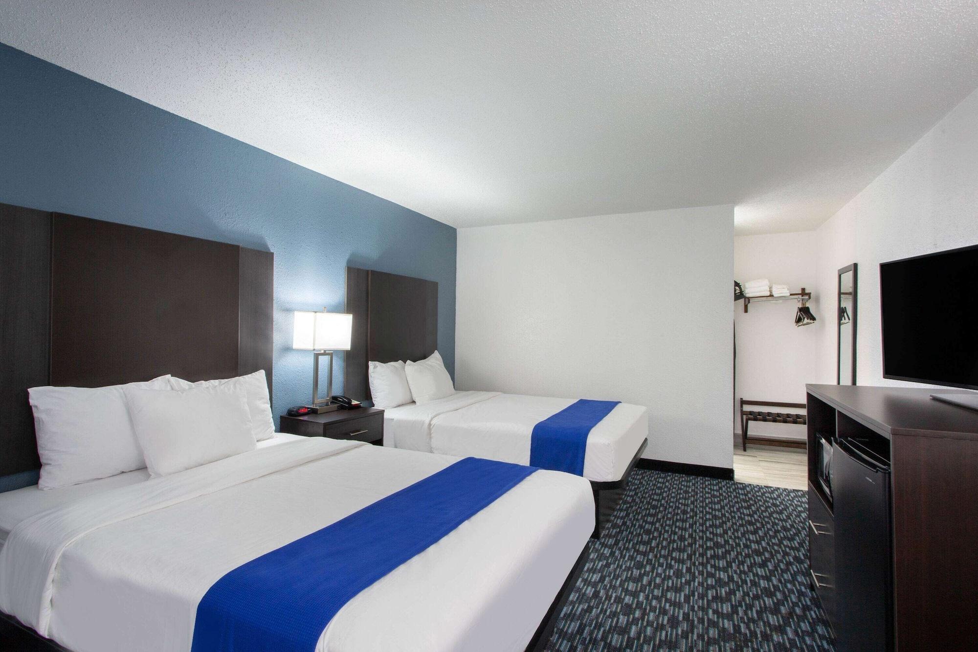 Baymont By Wyndham Charlotte University Εξωτερικό φωτογραφία