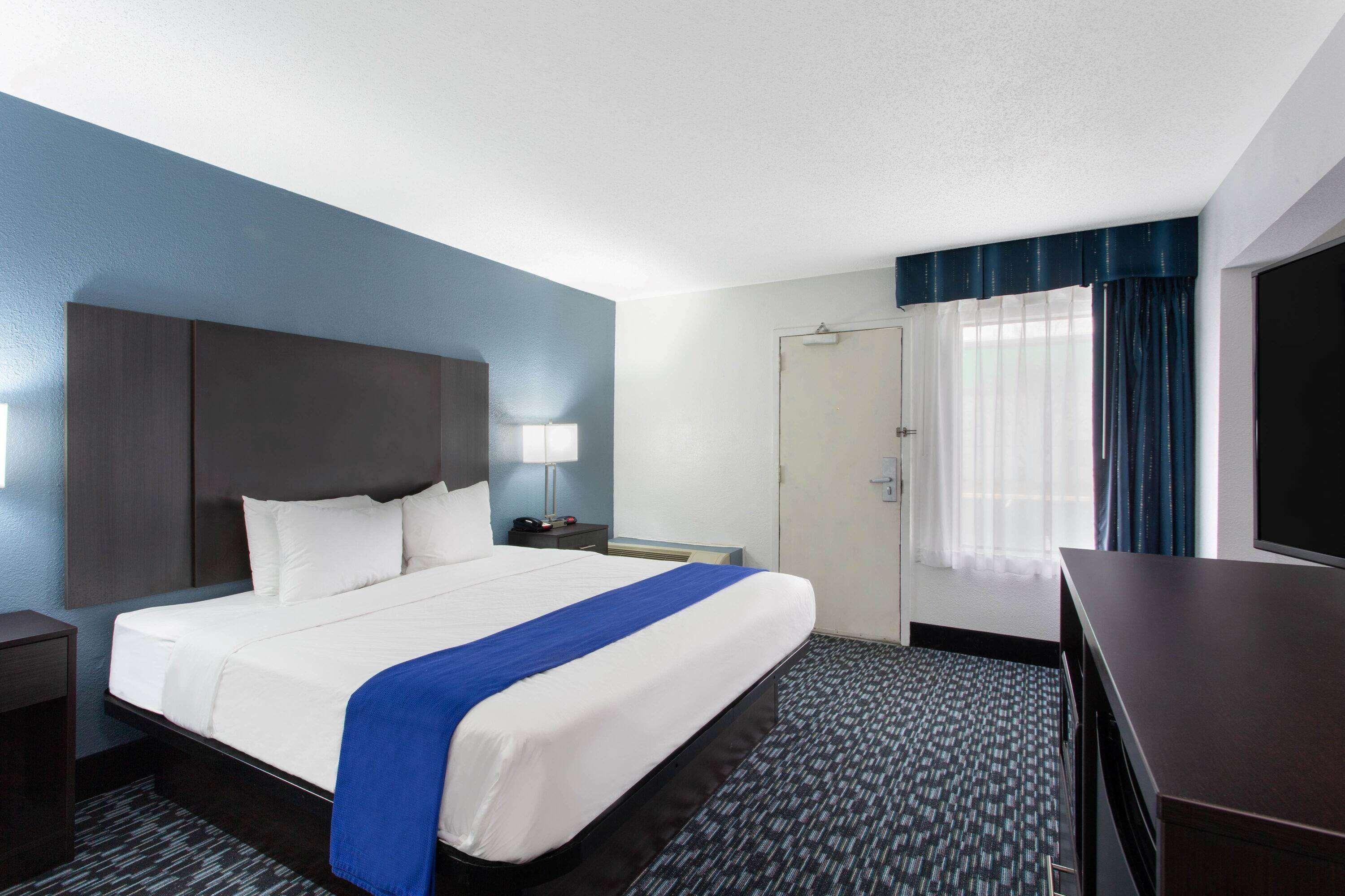 Baymont By Wyndham Charlotte University Εξωτερικό φωτογραφία