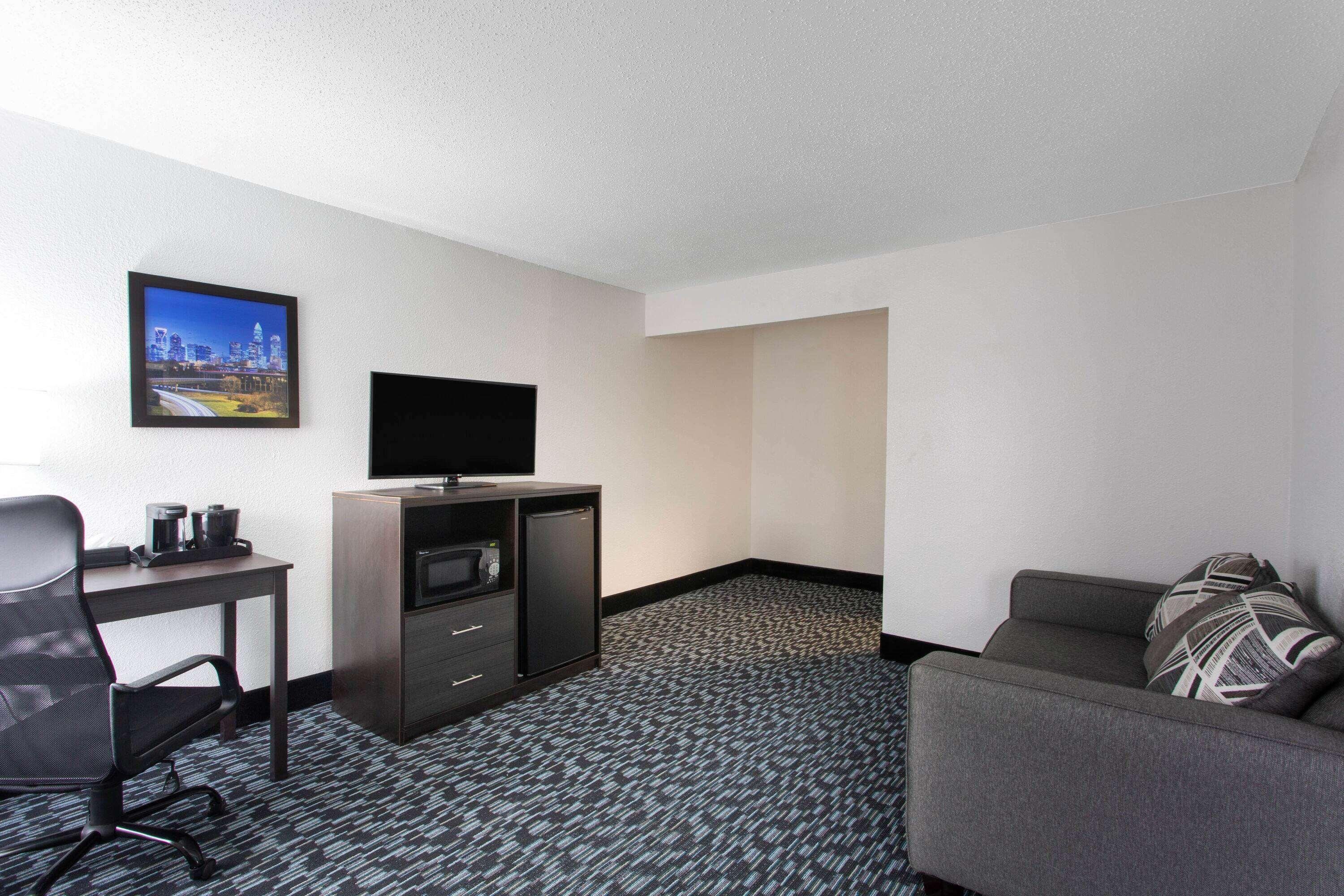 Baymont By Wyndham Charlotte University Εξωτερικό φωτογραφία