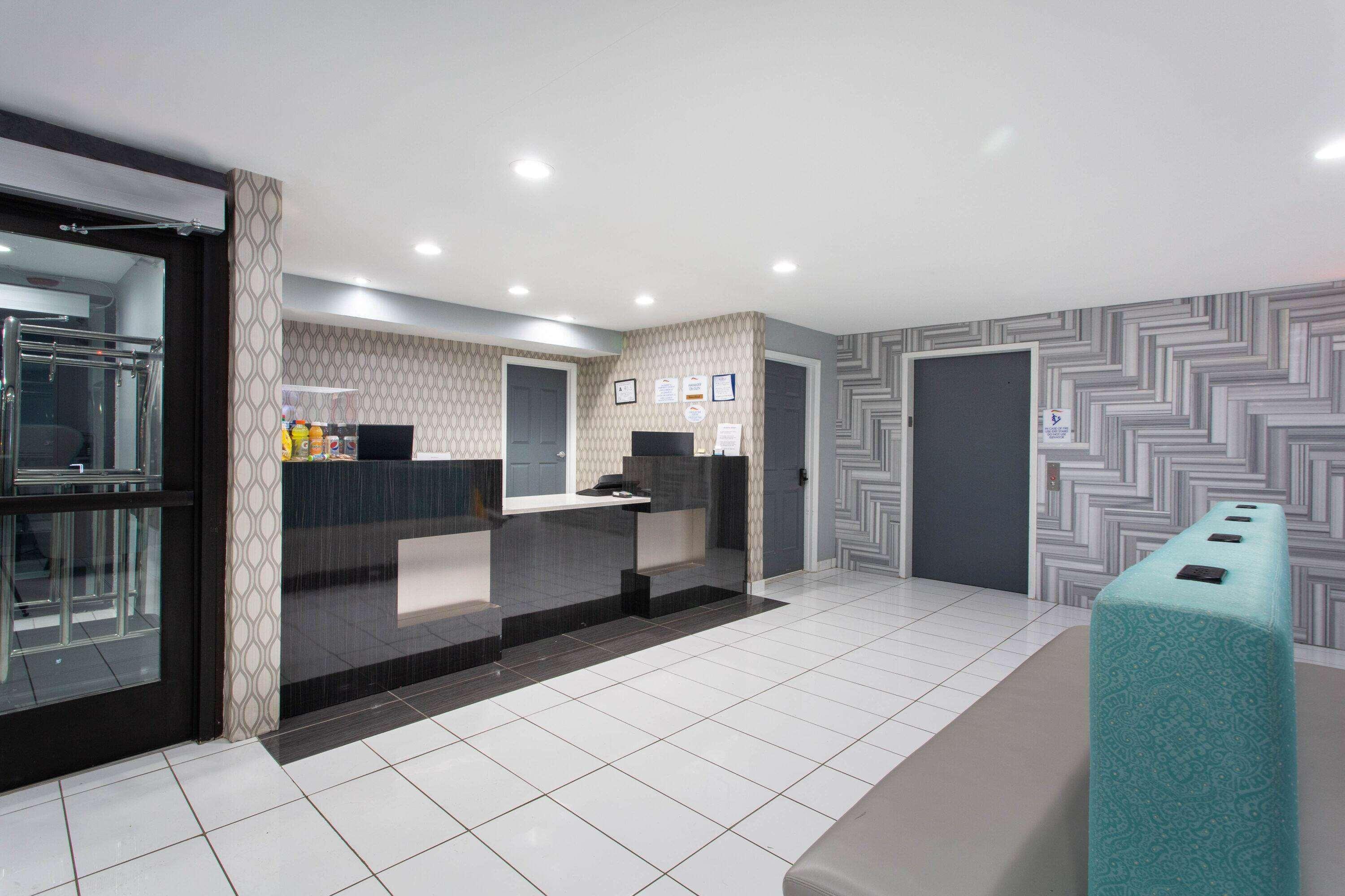 Baymont By Wyndham Charlotte University Εξωτερικό φωτογραφία