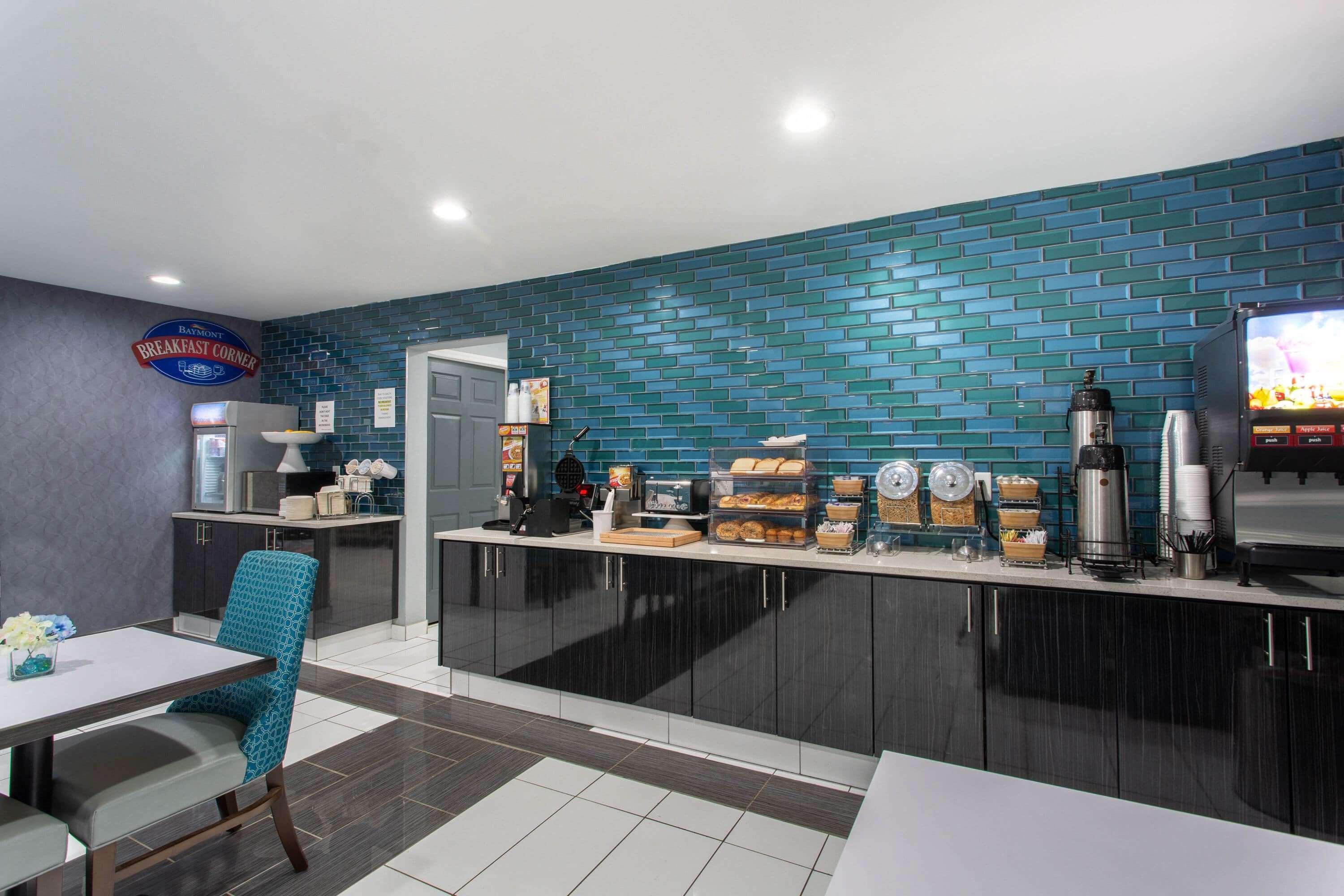 Baymont By Wyndham Charlotte University Εξωτερικό φωτογραφία